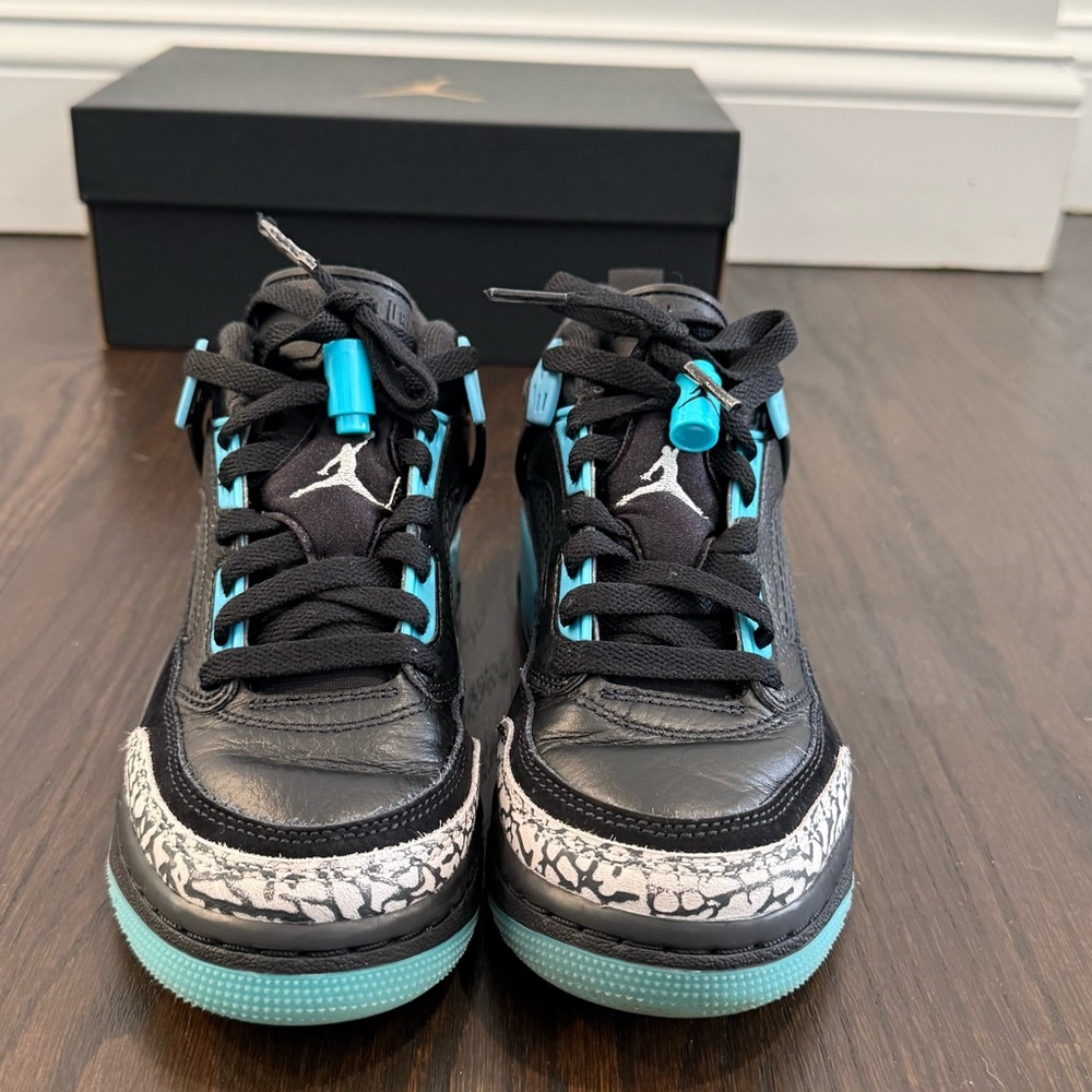Jordan Spizike Low - Picture 13 of 16